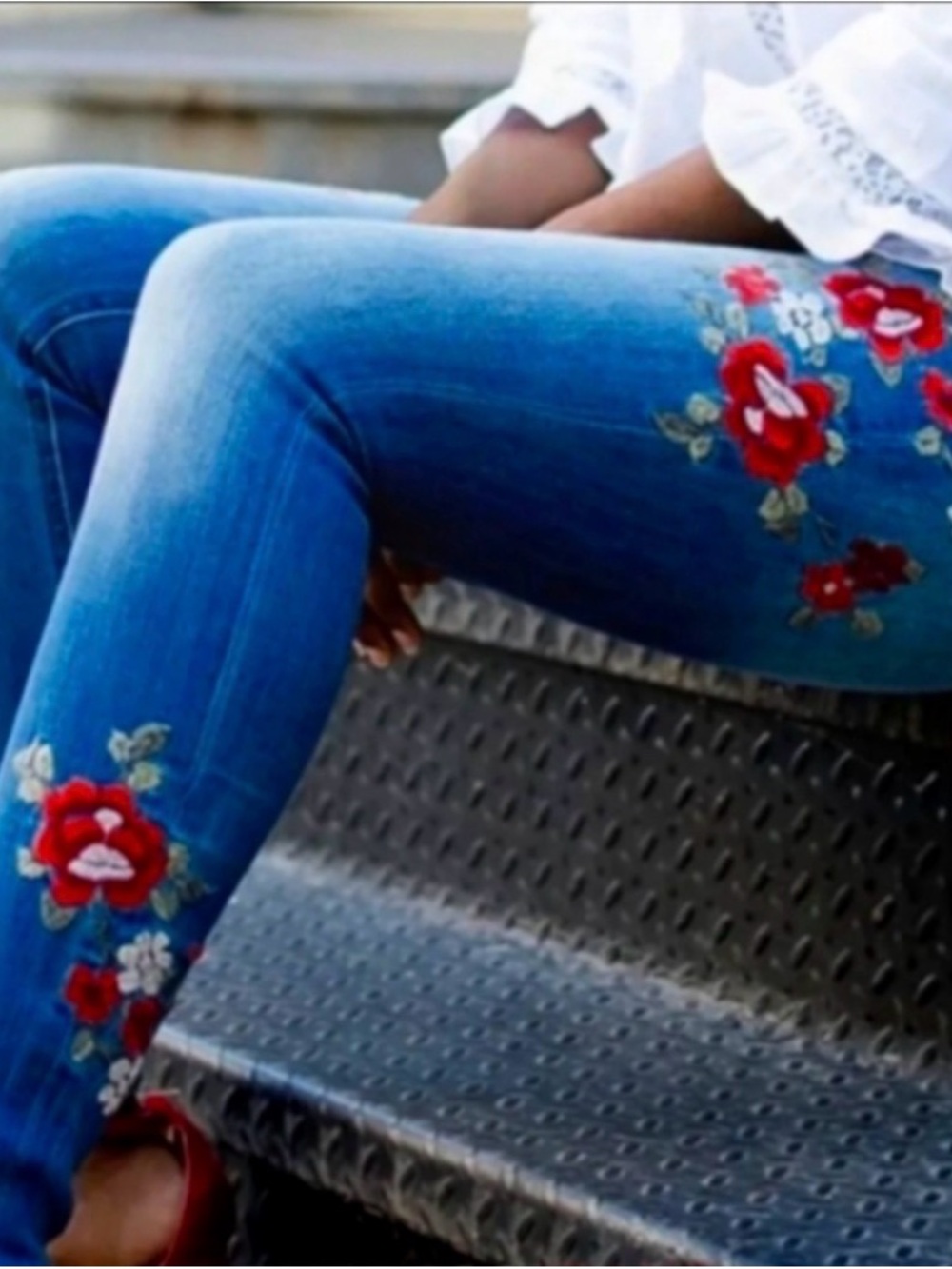 Express Blue Women's Embroidered Skinny Jeans - Floral Accent